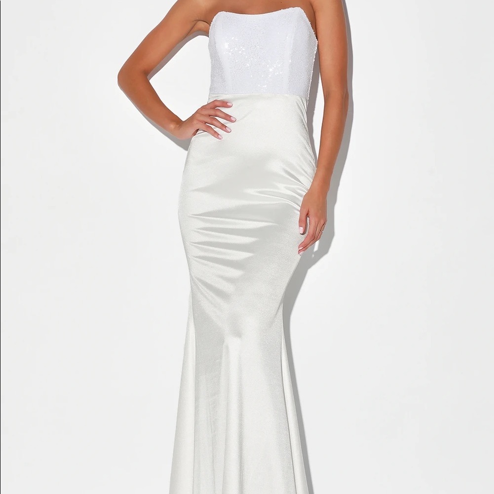 Lulu’s Sequin Strapless Gown